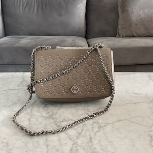 Leather chain Tory Burch bag good condition